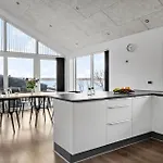 3 Bedroom Stunning In * オーベンロー