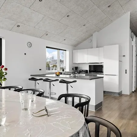3 Bedroom Stunning In Holiday home Aabenraa