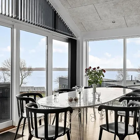 3 Bedroom Stunning In *